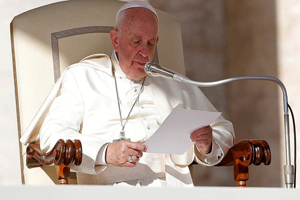Papa Francisco agradece aos jornalistas por ajudarem a mostrar escândalos na Igreja