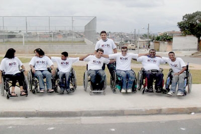 Cadeirantes de Contagem se reúnem em associação 