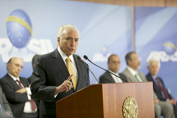 Temer vai suspender intervenção no Rio para votação da reforma da Previdência