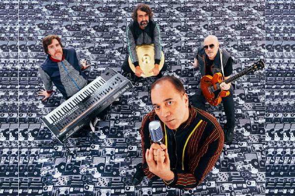 Biquini celebra 40 anos com show histórico em BH