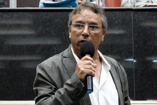 Prefeitura de Betim investiga vacinação indevida do Professor Irineu
