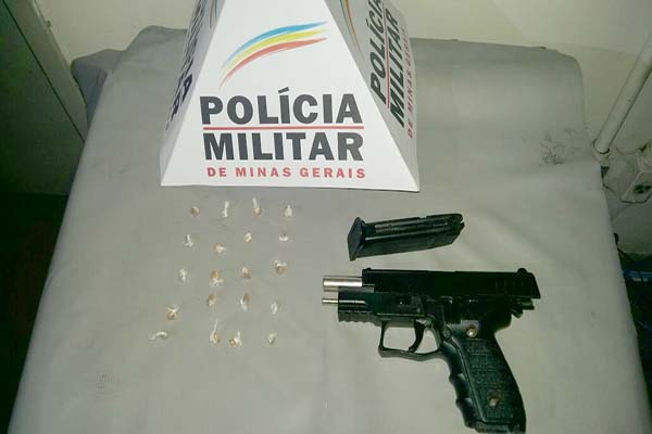 PM apreende pedras de crack em trailer, em Contagem