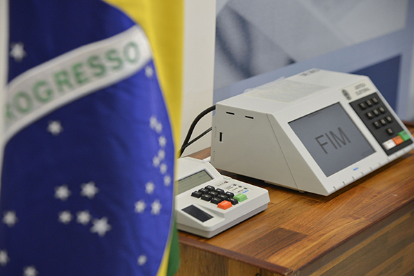 Propaganda eleitoral começa nesta terça nas ruas e na Internet