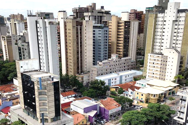 Lei do silêncio – Prefeito e vereadores de BH travam queda de braço