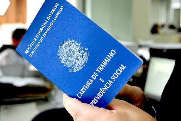 Parcelas reajustadas do seguro-desemprego estão disponíveis para saque