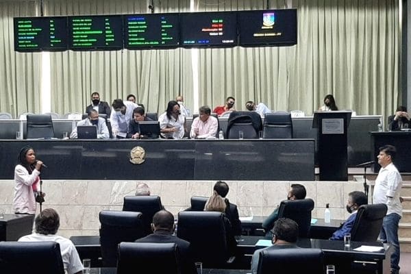 Projetos discutem desconto, parcelamento e redução de multas no IPTU