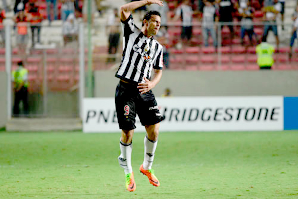 Goleada leva Atlético-MG à liderança de grupo na Libertadores