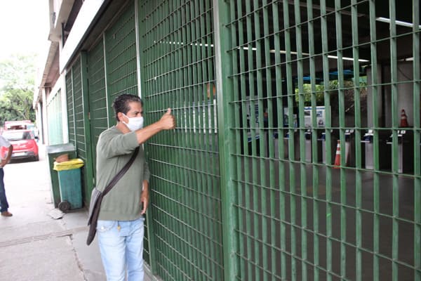 Metrô continua com funcionamento reduzido 