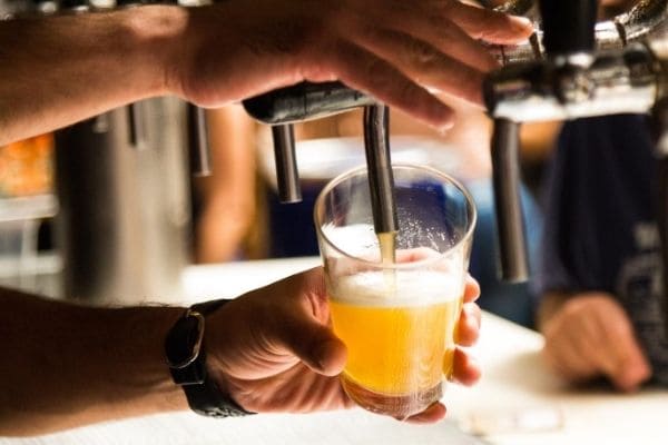 Novo decreto restringe funcionamento de bares e restaurantes em Contagem