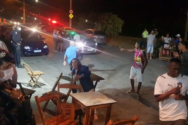 Bar com 150 pessoas é interditado em Contagem