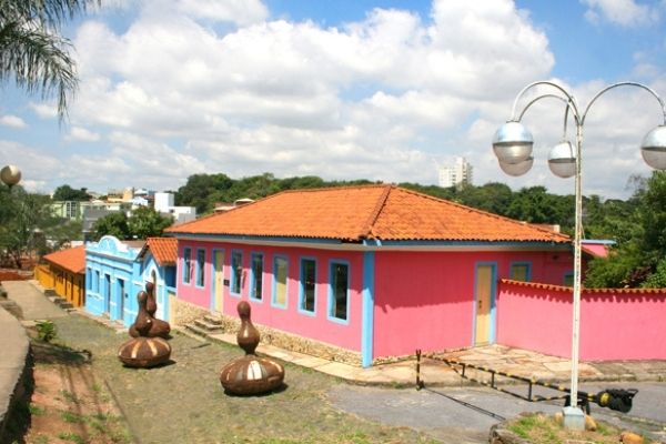 Biblioteca pública de Contagem oferece acervo variado aos amantes da literatura