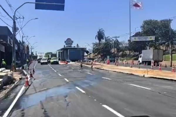 Liberada avenida João César de Oliveira, em frente ao Hospital Municipal 