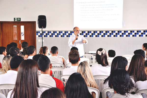 Estudantes refletem sobre o drama dos refugiados
