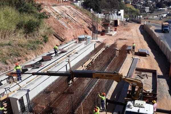 BR-040 terá novas interdições por conta de obras do viaduto Teleférico
