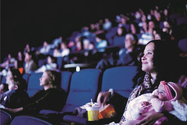 CineMaterna exibe comédia nacional na quarta-feira
