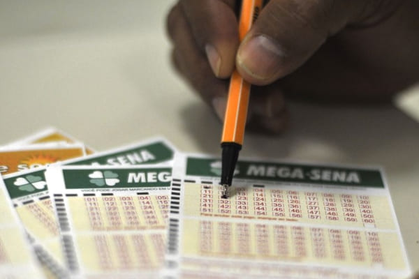 Mega-Sena especial pode pagar R$ 5 milhões nesta terça-feira