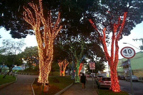 Contagem inaugura iluminação natalina nesta sexta-feira (21)