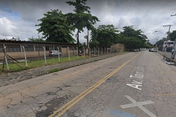 Queda de andaime mobiliza bombeiros em Contagem