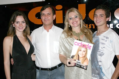 Suraya Khalil é capa da Revista Cidade