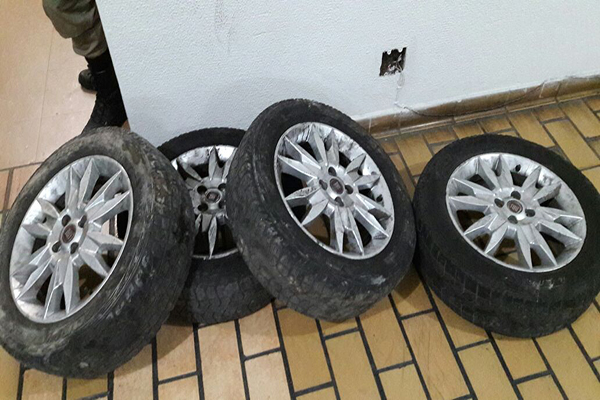 PM apreende menor vendendo rodas roubadas em Contagem 
