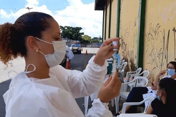 Feriado terá mutirão de vacinação em Contagem