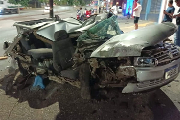 Motorista foge após bater carro em Contagem