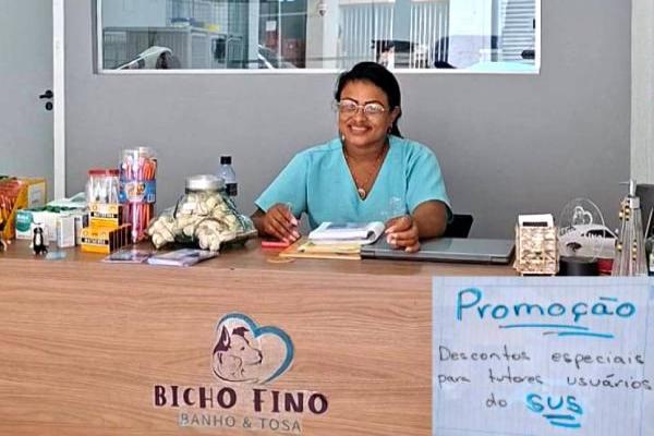 Bicho Fino Banho & Tosa concede descontos para tutores usuários do SUS