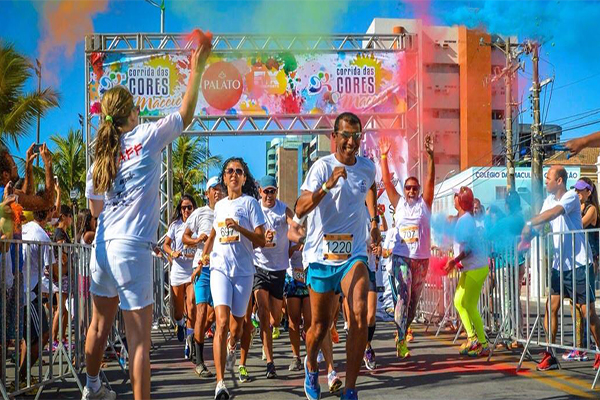 Contagem recebe primeira edição da Corrida das Cores