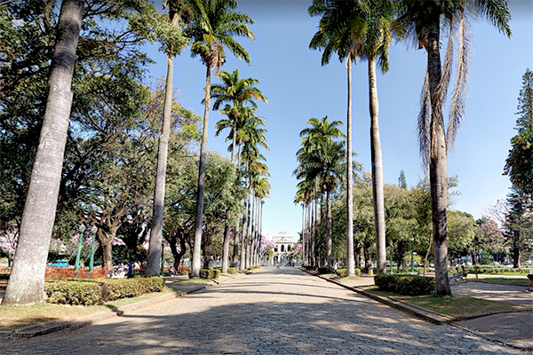 Iluminação de Natal da Praça da Liberdade será proposta pela população