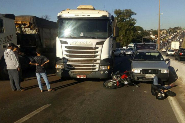 Acidente trava o trânsito no Anel Rodoviário, em BH