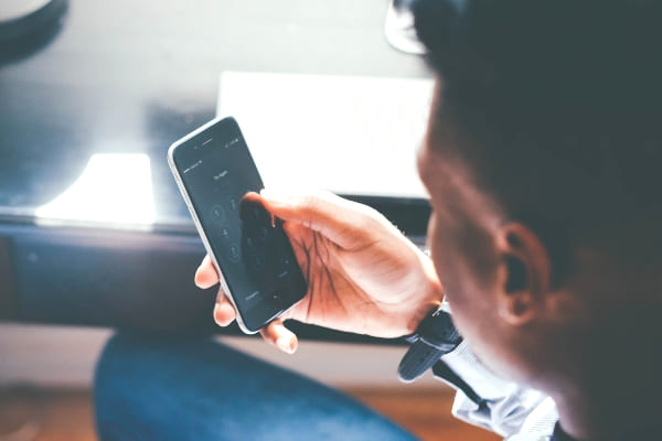 Caixa libera consultas sobre PIS por assistente de voz em smartphones