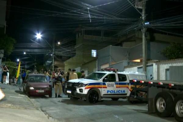 Caminhoneiro é morto com dez tiros ao chegar em casa em Contagem