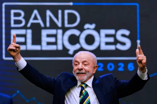 Lula desafia Flávio abrir sigilos bancário e telefônico para provar honestidade