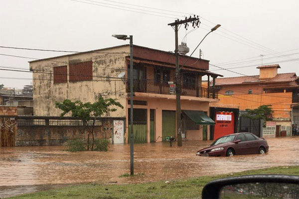 Chuvas colocam população em alerta