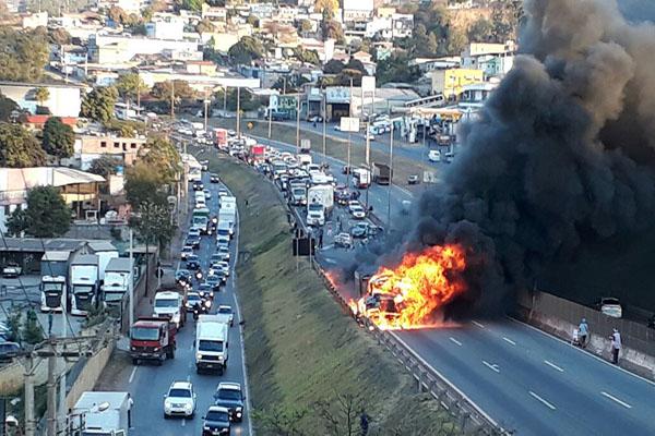 Anel Rodoviário terá restrições de tráfego para veículos pesados
