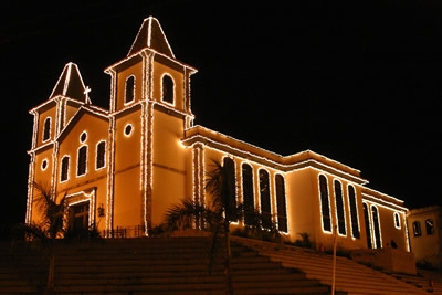 Iluminação de natal segue enfeitando a cidade
