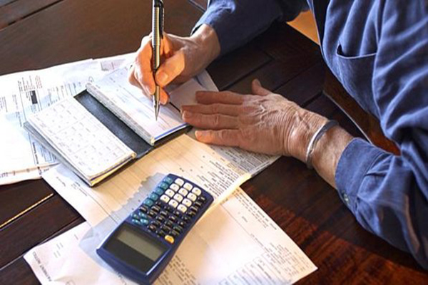 Inadimplência aumenta entre pessoas acima de 50 anos em Minas