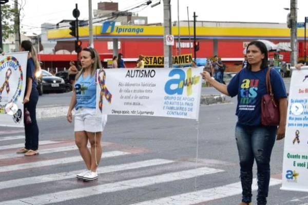 Carreata Azul toma as ruas de Contagem e reforça luta pelo autismo