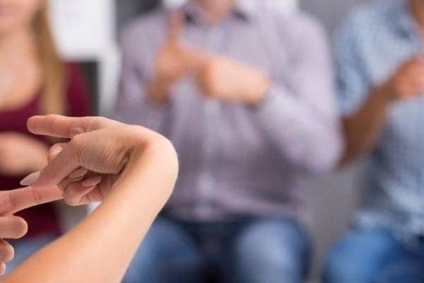 Funec terá professores e instrutores de Libras