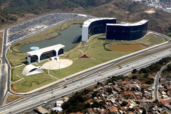 Governo do Estado oferta cinco vagas na Semad e no DER-MG