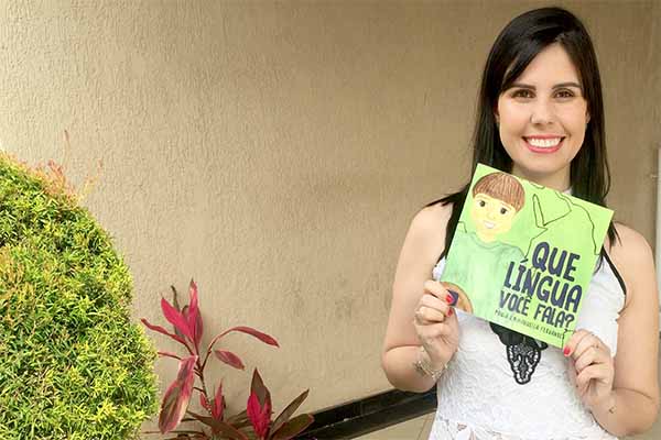 Escritora contagense lança terceiro livro na cidade