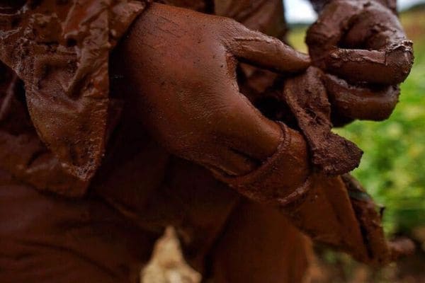 Sobe o número de vítimas identificadas após rompimento de barragem