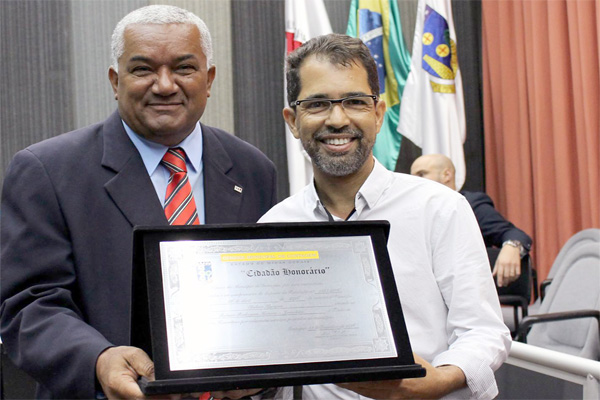 Jornalista de Contagem recebe Título de Cidadão Honorário