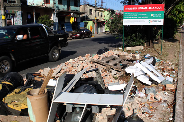Absurdos que envergonham a cidade