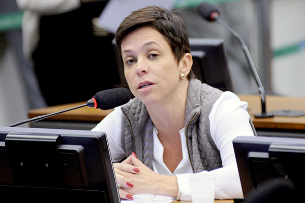 Governo vai insistir na posse de Cristiane Brasil