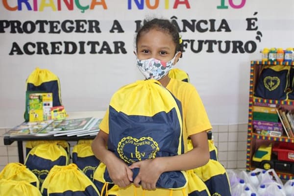  Para combater a pobreza, LBV investe na educação
