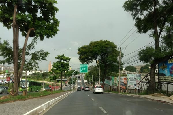 Outono começa com frio e chuva em Contagem