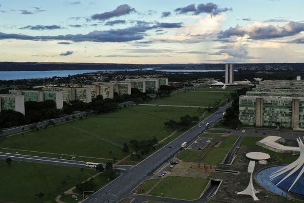 Secretários de ministérios pedem exoneração