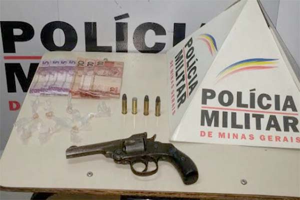 Adolescente é apreendido com drogas no bairro Fonte Grande