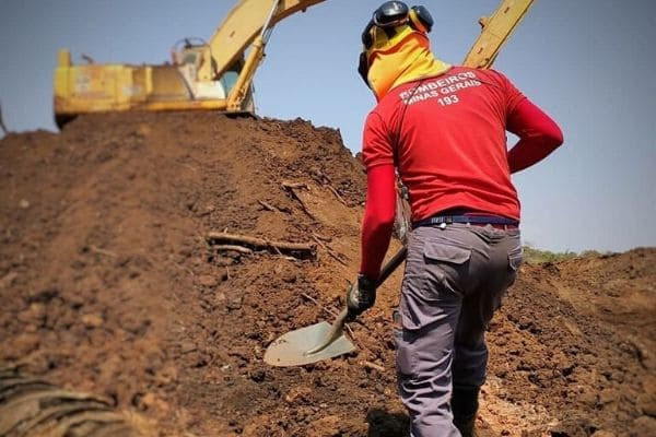 Bombeiros localizam mais um corpo em Brumadinho